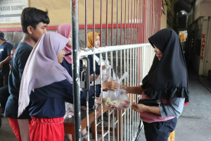 Pelaksanaan Pembagian Daging Hewan Kurban Di SMK Darma Siswa Sidoarjo