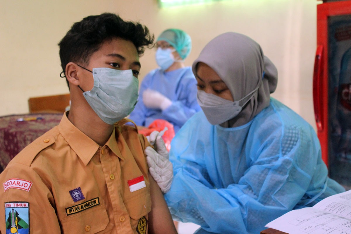 Vaksinasi tahap 2 untuk siswa dan warga SMK Darma Siswa