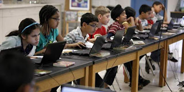 Manfaat Komputer dalam Dunia Pendidikan