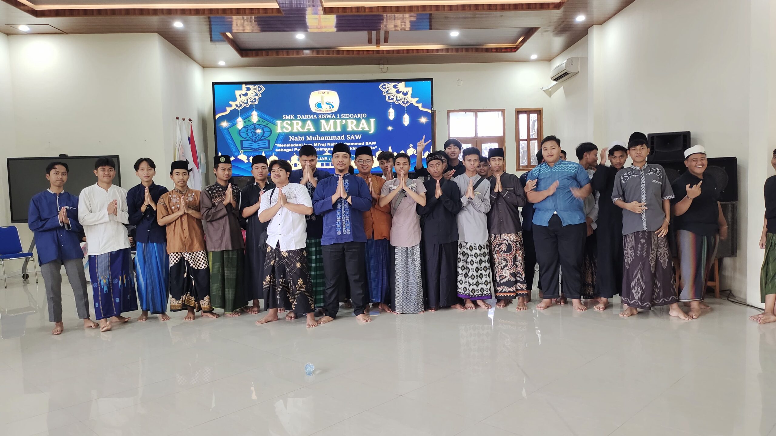 Read more about the article Membangun Fondasi Digital: Jurusan TJKT di SMK Darma Siswa Sidoarjo