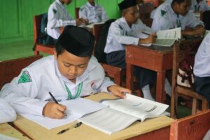 Siswa SMK terbaik di sidoarjo, smk favorit di sidoarjo, smk pk di sidoarjo, smk pusat keunggulan di sidoarjo, smk di jawa timur, smk terbaik di jawa timur, smk favorit di jawa timur, smk pk di jawa timur, smk pusat keunggulan di jawa timur sedang menerima bimbingan karir