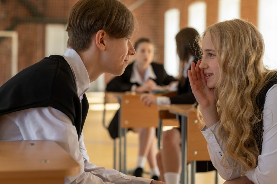 You are currently viewing Bukan Sekadar ‘Gimana Sekolah?’: Menguak Rahasia Komunikasi Remaja