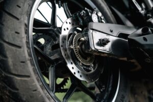 Apa yang Dipelajari di Teknik Sepeda Motor? Dari Karburator hingga ABS