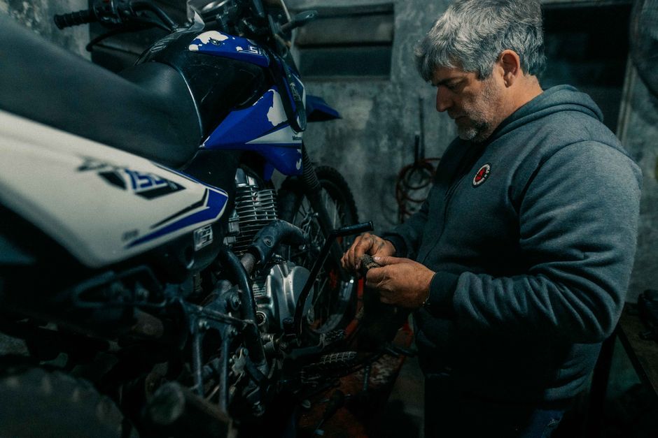 Read more about the article Prospek Cerah: Memahami Gaji Mekanik Sepeda Motor Fresh Graduate di Indonesia