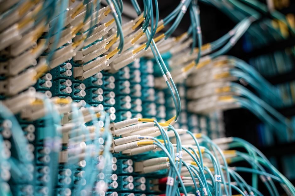 You are currently viewing Menguak Peluang Emas: Karir Gemilang di Balik Layar Internet Service Provider